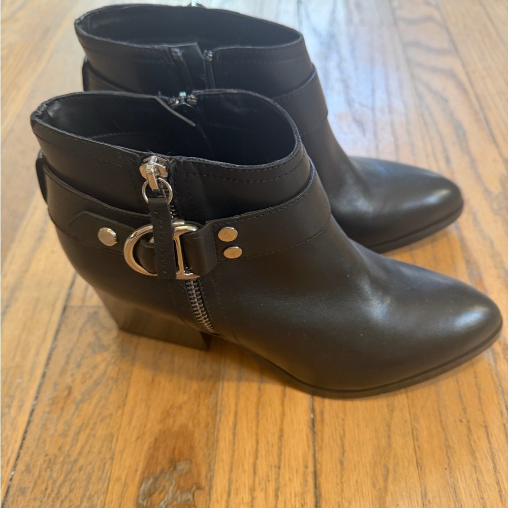 Marc Fisher Vanquar buckle ankle leather booties 8.5